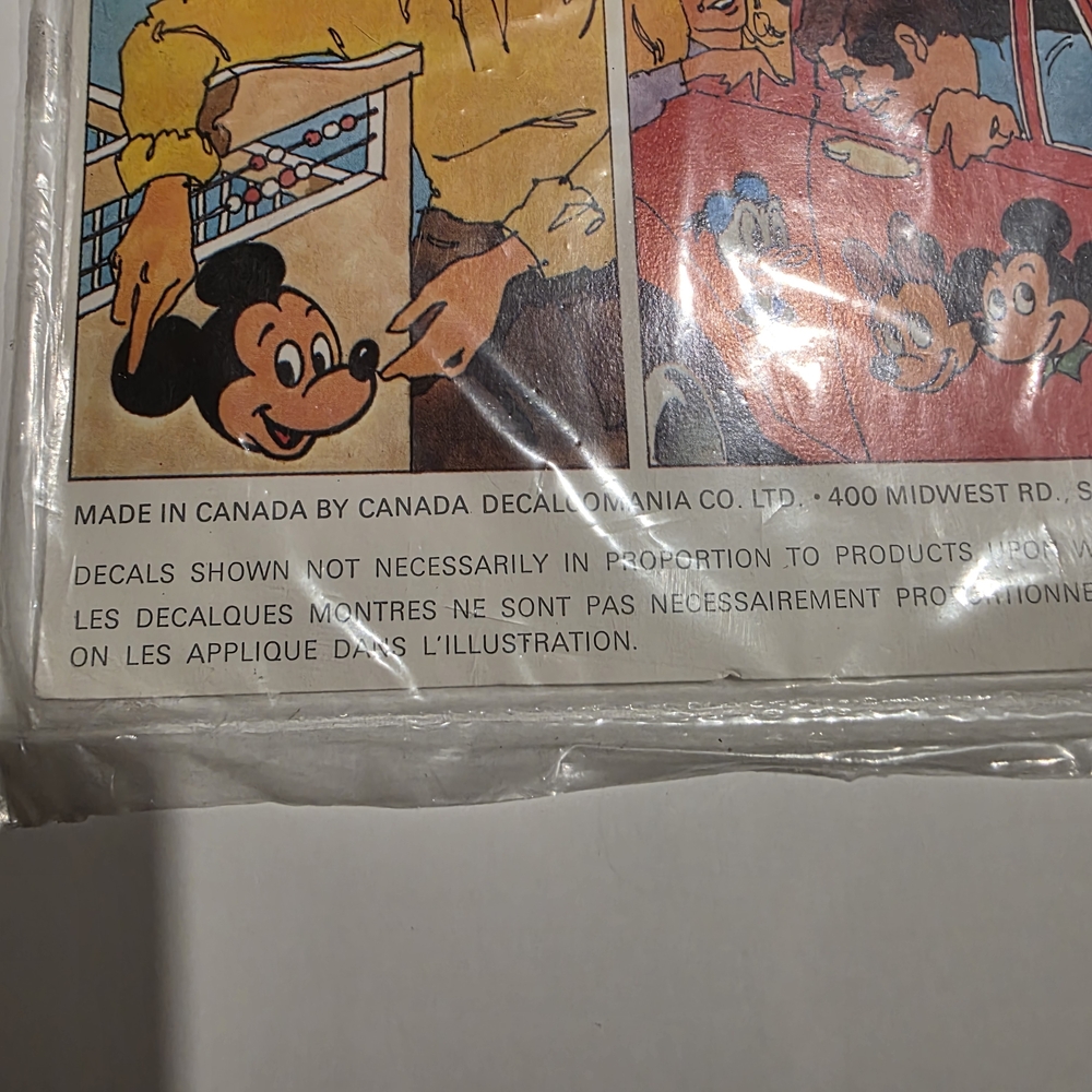 Vintage Walt Disney Donald Duck Decorators Self-Sticking Decal Sticker Lot of 2 - Picture 8 of 11